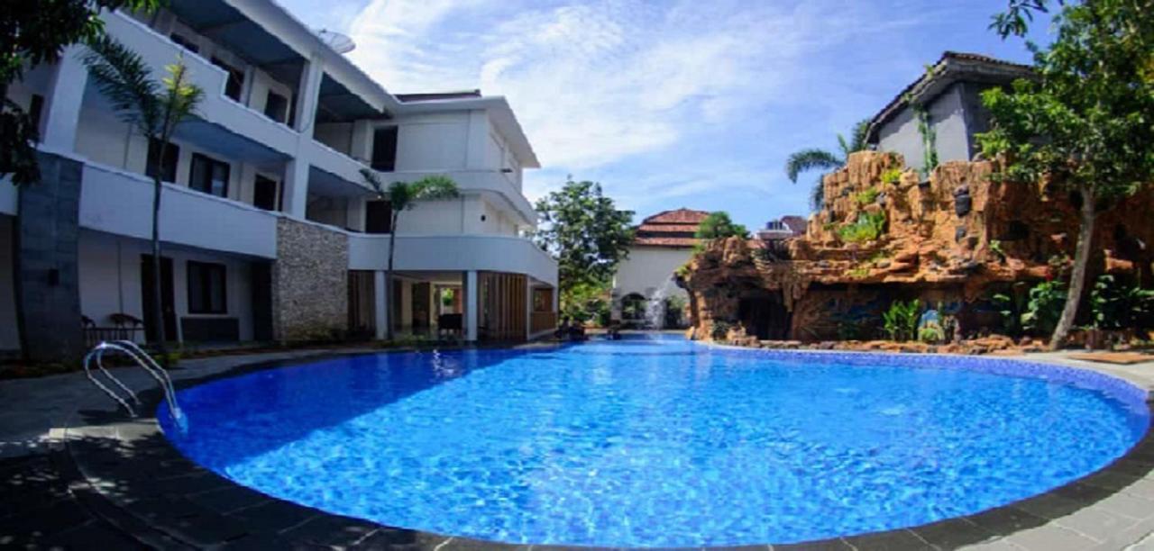 Long Beach Hotel Pangandaran Eksteriør bilde